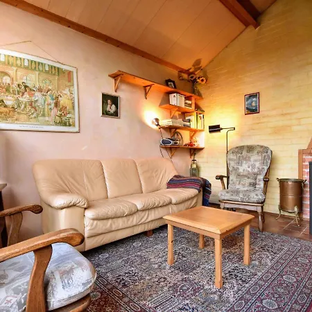 בית נופש Wooden Holiday With Private Terrace & Garden In אלטן