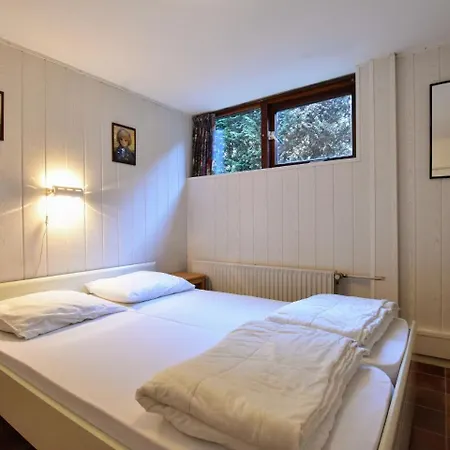 בית נופש Wooden Holiday With Private Terrace & Garden In